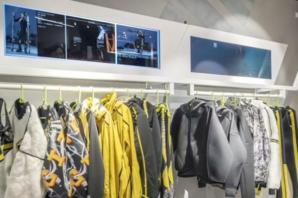 Digital Signage for Clothing Store
